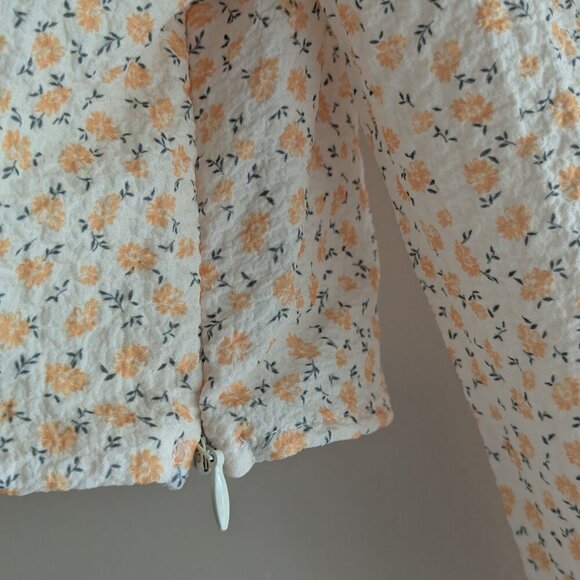 Elodie Ditzy Floral Balloon Sleeve crop top - Picture 8 of 8